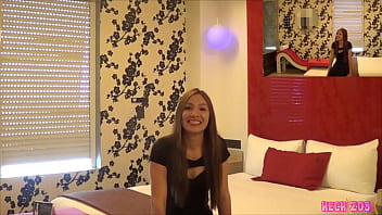 Preview 1 of Nerd Blind Date - Nicole una chica adolscente con sexy cuerpo