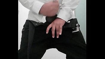 Preview 3 of Cum Vip - Aburrido en el trabajo/ bored at the work. Me la jalo bien rico