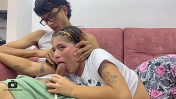 Preview 2 of Korean Sexe Mom And Son Sexe - Invito a mi peque&ntilde_a hermanastra a ver pel&iacute_culas para poder follarmela y correrme&nbsp_en&nbsp_su&nbsp_culo.