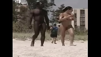 Preview 1 of Javcom Rape - Praia de nudismo- neg&atilde_o tenta morena