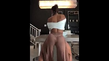 Preview 1 of Joni Dhanns - Bailando y Follando delicioso