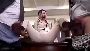 Preview 3 of Phim Sex Gay Nhan Vien Van Phong - Crazy Japanese girl &amp_ Two Guys