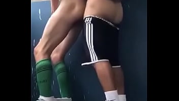 Preview 3 of Yesporn Please Showee - Pirocudo metendo no magrelo depois do jogo de futebol
