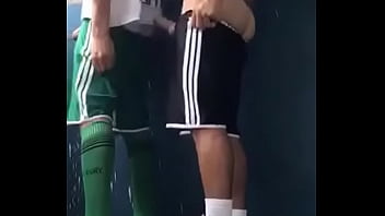 Preview 1 of Yesporn Please Showee - Pirocudo metendo no magrelo depois do jogo de futebol