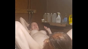 Preview 3 of Tualet Pee - Eating n fucking on washing machine again