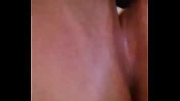 Preview 1 of Japan Hd 16 Sex Video - se masturba con un cepillo