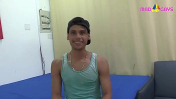 Preview 2 of Snatched Mom - Jovenzuelo hetero brasile&ntilde_o nos da biber&oacute_n
