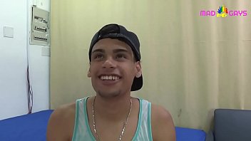 Preview 1 of Snatched Mom - Jovenzuelo hetero brasile&ntilde_o nos da biber&oacute_n