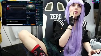 Preview 1 of Mmom N Boy - Teen Masturbating and Playing League of Legends URF Mode 1/2