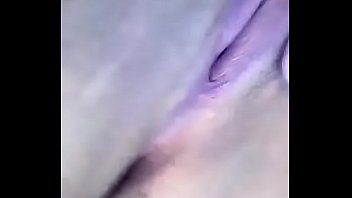 Preview 4 of Desparate Mom - Julieta Metiendose Mano debajo de Las sabanas mientras su h. ve tele