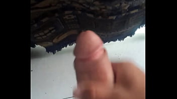 Preview 4 of Dila - joven hetero enga&ntilde_ado se pajea para mi