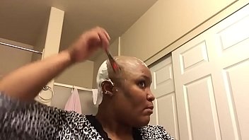 Preview 3 of 188porn Tube - MILF at home,  first time shaving her head smooth bald (BF request)