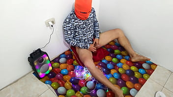 Preview 3 of Girlfriend Jerk Off Instruction - ADELANTANDO LAS FIESTAS DE NAVIDAD EN VENEZUELA!! VISITE A MI HIJASTRO,  LE DIJE QUE ME PICABA LA VAGINA Y QUE ME URGIA QUE ALGIEN ME ACARICIE EL CLITORIS PARA CALMAR MI PICAZON. PORNO REAL CASERO. LA VIEJA GIME DELICIOSO