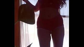 Preview 1 of Small Spy - Hermosa culona bailando sexi