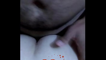 Preview 2 of Chori Teen - Casal Tesao marido safado oferecendo a puta da esposa pro amigo comer de quatro,  doido pra ver ela dar o cuzinho