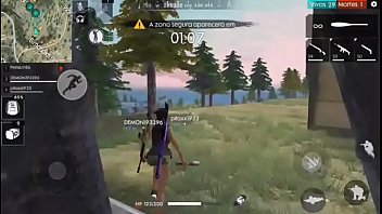Preview 4 of 22inch Cock - Jogando Free Fire