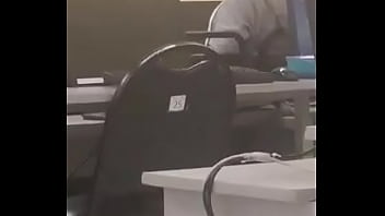 Preview 1 of Dag Wit Gril - Se la chupo en el sal&oacute_n a mi novia