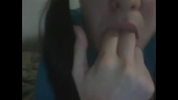 Preview 2 of School Grls Sex Video - Chupando mis dedos uwu