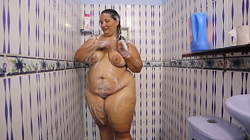 Preview 2 of Naughty America Hot Beautiful - milf en la ducha muy sexy y caliente gran culo y tetas