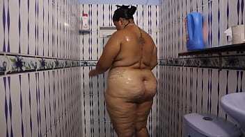 Preview 3 of Naughty America Hot Beautiful - milf en la ducha muy sexy y caliente gran culo y tetas