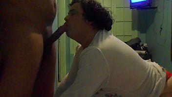Preview 3 of Bokep Tante Brazil - Mamando o Mulato