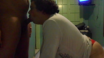 Preview 4 of Bokep Tante Brazil - Mamando o Mulato