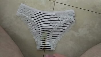 Preview 4 of Fuck U Dog Xxxc - corrida en bragas de mi vecina 5 (buena corrida)