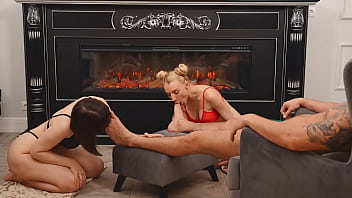 Preview 2 of Pakistan Kpk Pashto Actor Xvideo - Getting my toes sucked by two stunners