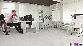 Preview 1 of Pornwinnie - Alexis Crystal has fun with bisex co-workers