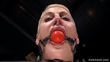 Preview 2 of Xxxmithn - Blonde clit suctioned and anal toyed