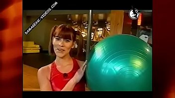 Preview 1 of Hot Indian Kamwali - Chicas argentas hacen gym en calzas azules