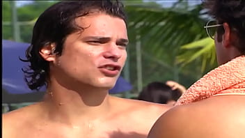 Preview 3 of Www Naughty Korea Xxx Video - Alexandre Slaviero de sunga em Malha&ccedil_&atilde_o 2005
