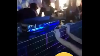 Preview 4 of Three Ass Dp - Novinha se mostrando na balada