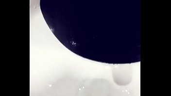 Preview 4 of Xxx Stunade - Mi amigo se pajea en el ba&ntilde_o I