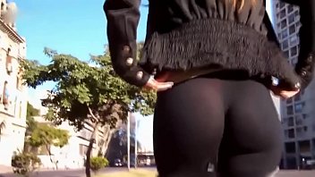 Preview 1 of Small Been - Perfect leggins walk