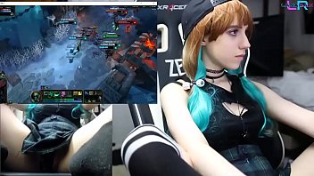 Preview 2 of Sunny Lione Porn Hub - Teen Playing League of Legends with an Ohmibod 1/2