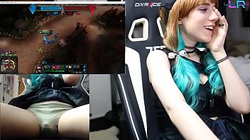 Preview 1 of Sunny Lione Porn Hub - Teen Playing League of Legends with an Ohmibod 1/2