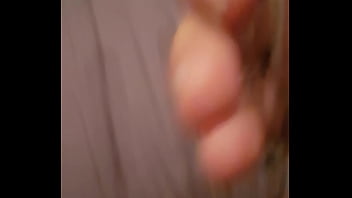 Preview 4 of Scowl Gril - incertion d un masseur pour tete dans ma queue 2