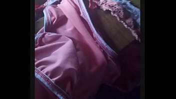 Preview 1 of Cum In My Mouth Daddy Joi - Calcinha da m&atilde_e do amigo