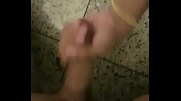 Preview 4 of Sexy Deshi Oll - Dando a pica no banheiro