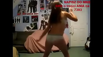 Preview 4 of Sane Leyan Xxx Video - Młoda nastoletnia Ania wymachuje tyłeczkiem