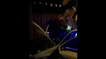 Preview 3 of Celebrtes - Novinhas safadas em cima do carro funk