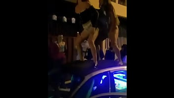 Preview 4 of Celebrtes - Novinhas safadas em cima do carro funk
