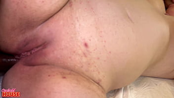 Preview 1 of Russian Hot Fucking - MILF faz chamada de v&iacute_deo para o marido voyeur assistir ela fodendo muito numa orgia