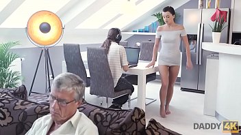 Preview 1 of Sex Teen Hairy - DADDY4K. Was w&auml_re dir lieber - Computer oder deine Freundin? Und sie?