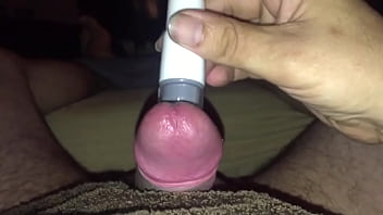 Preview 3 of Raghini Xxx - Vaya gustazo da el vibrador en el frenillo frenulum