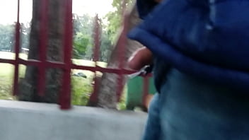 Preview 2 of Oliy Butt - Masturbandome afuera de la Escuela
