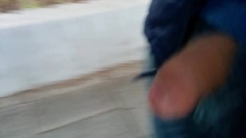 Preview 1 of Oliy Butt - Masturbandome afuera de la Escuela