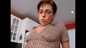 Preview 2 of Korescha Xxx - Milf follando en la cocina