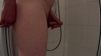 Preview 2 of Wwcomxxx - Wichsen in der Dusche